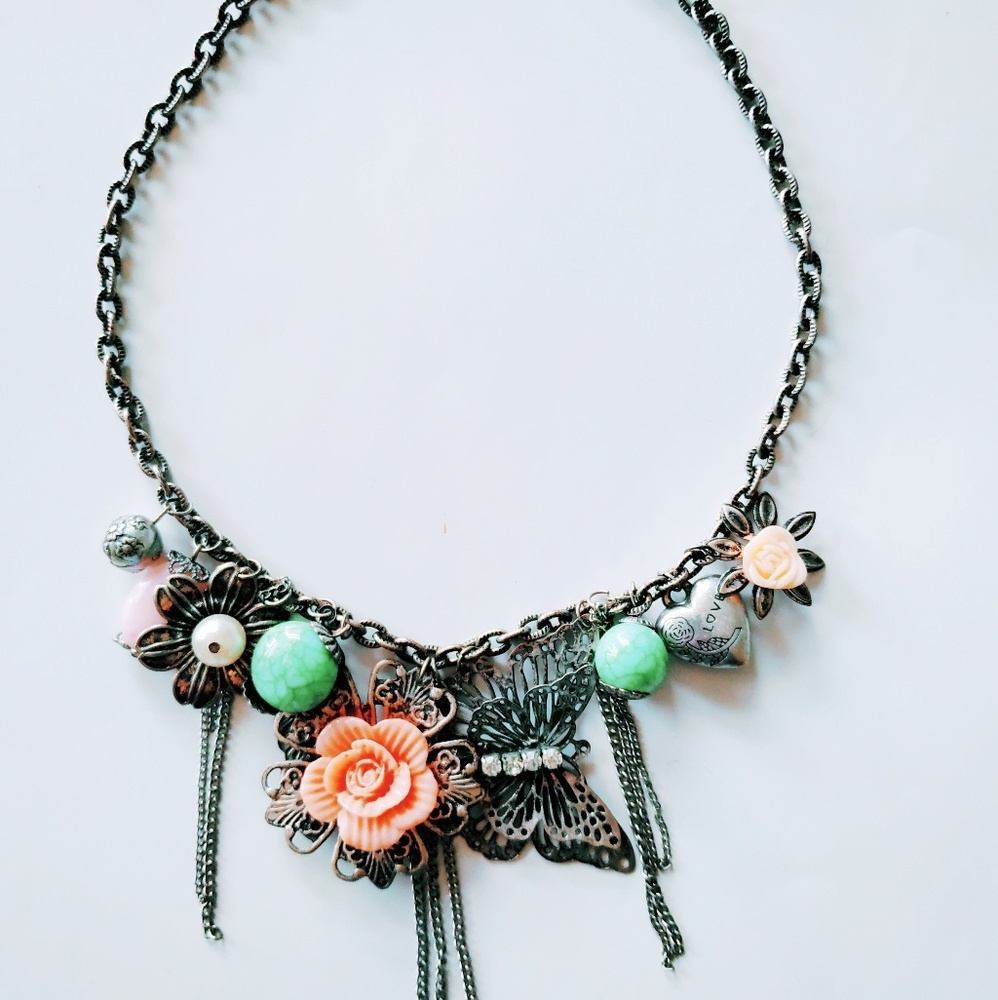 Pretty Charm Necklace